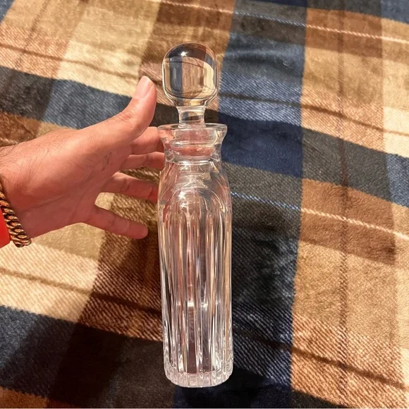 Atlantis Crystal Whiskey Bottle - Picture 3 of 15
